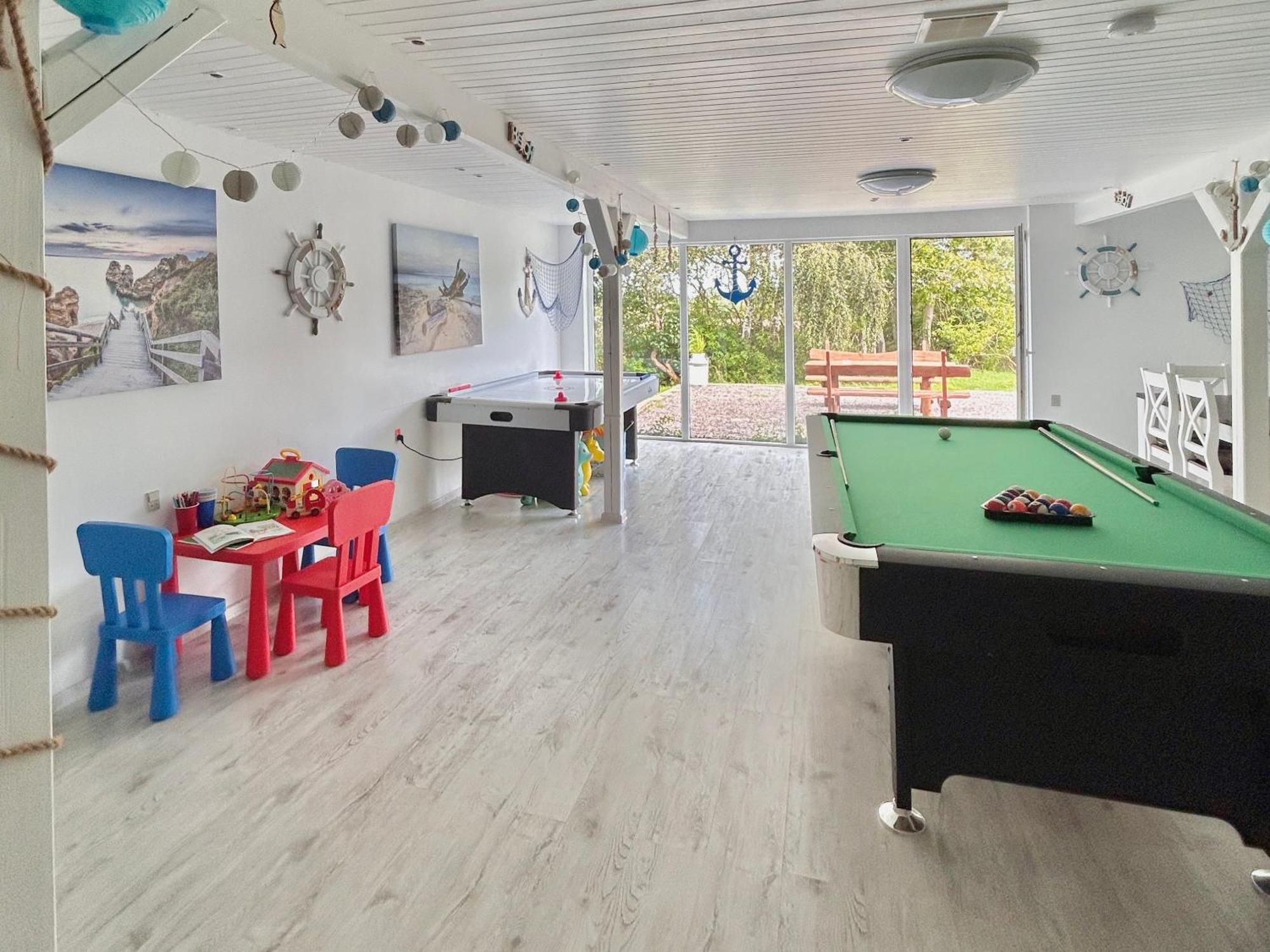 Apartamenty Molle Åkirkeby Buitenkant foto
