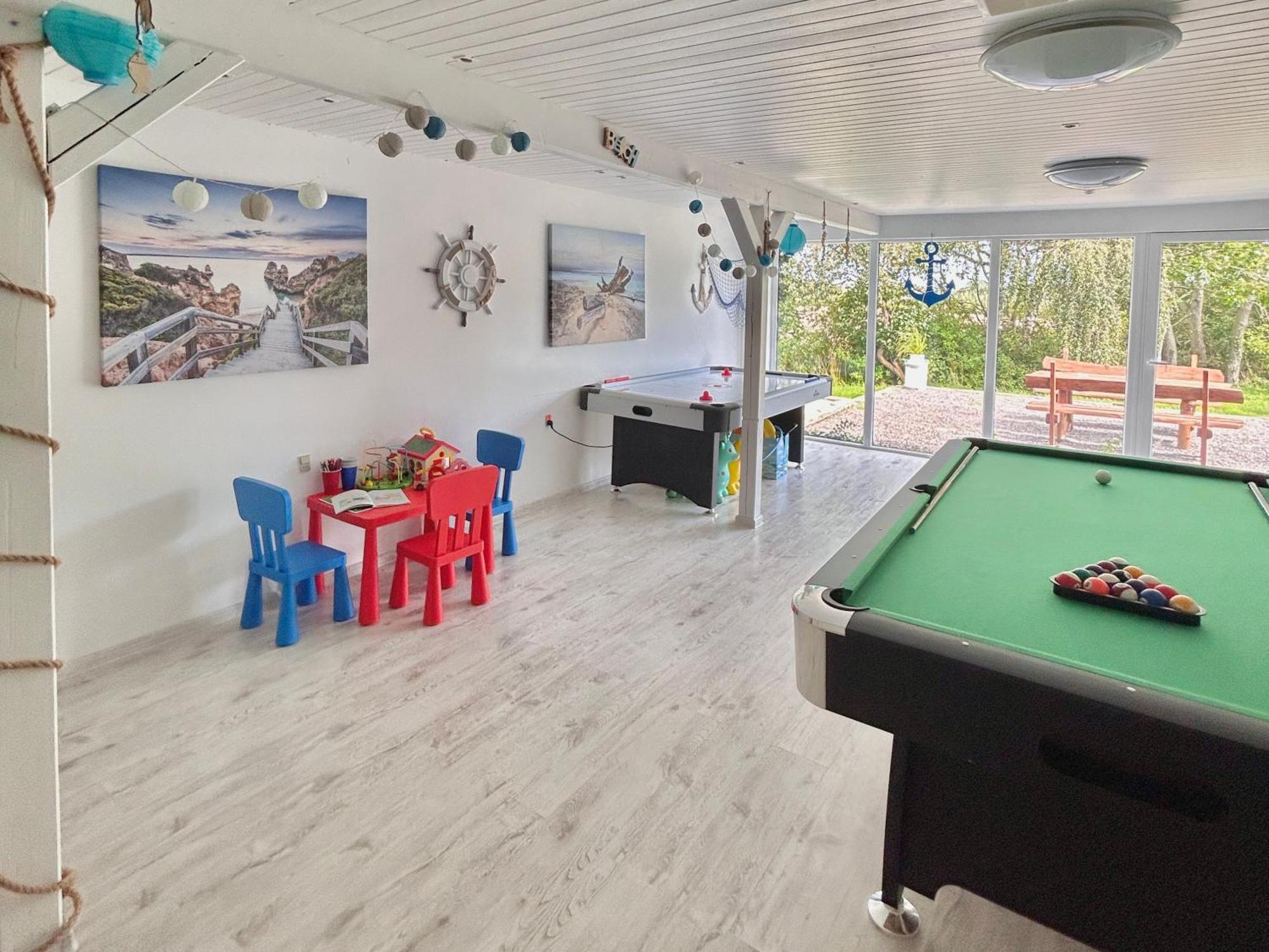 Apartamenty Molle Åkirkeby Buitenkant foto