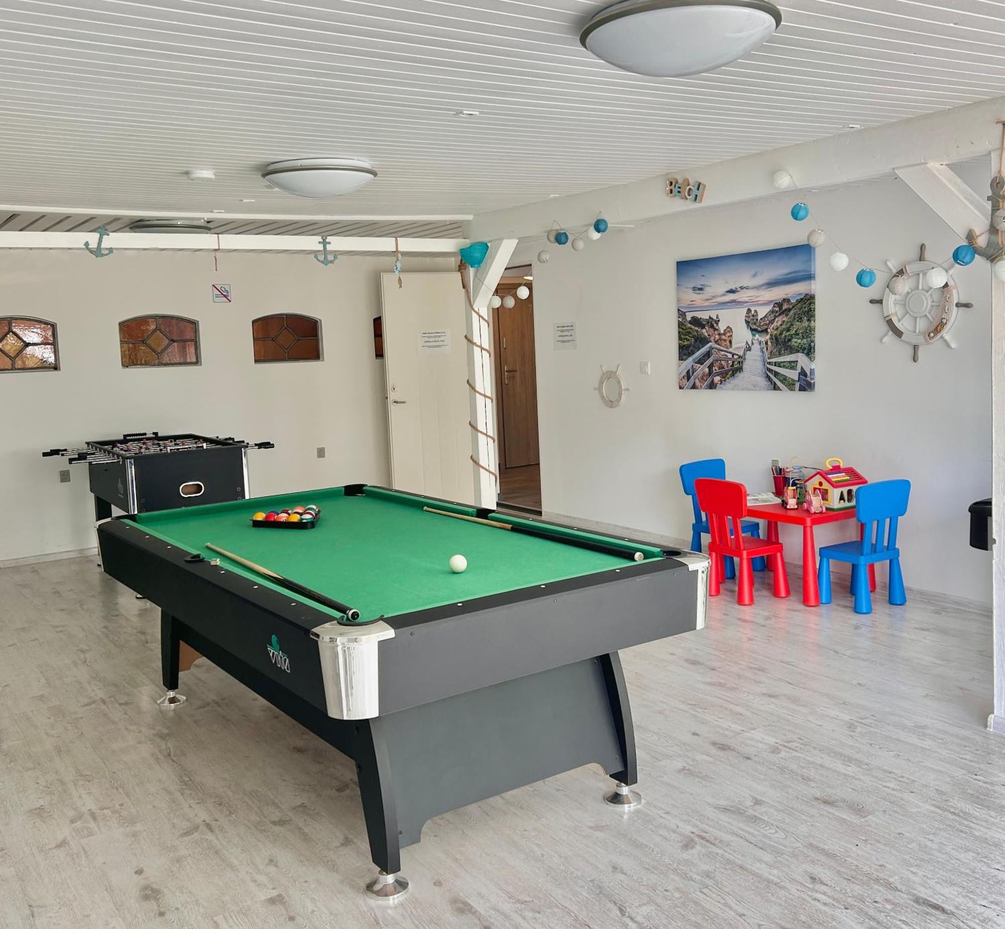 Apartamenty Molle Åkirkeby Buitenkant foto